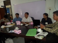 200px-April_30_2012_Benor_FM_Konsultasi_perubahan_LPK_ke_LPS_ke_KPID_Jambi-2.jpg