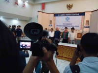 200px-Feb_03_UcuAgustin_RisetvisualInterviewCapturingmoment_DewanPers_PengesahanPedomanMediaSiber_6.jpg