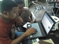 200px-Maret_25_2012_Amboina_Cyber_Society_Pelatihan_Wiki-1.jpg