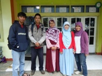 200px-Maret_8_2012_NextGeneration_Kunjungan_Sekolah_AL_Hafiidhi.JPG