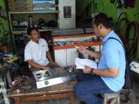 200px-Nopember_22_2012_PRC_Interview_Pengiklan_Lokal_Service_Kompor_Gas_LPG.JPG